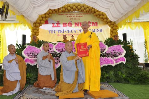 Lễ trao Quyết định Bổ nhiệm Sư cô Thích Nữ Huệ Trí trụ trì chùa Phước Minh