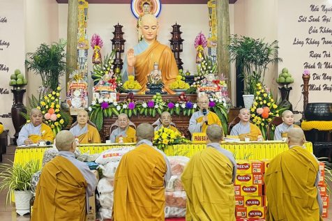 Bình Phước: Phân ban Ni giới T.Ư thăm viếng trường Hạ chùa Quang Minh- Tp. Đồng Xoài