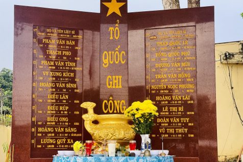 Lễ khánh thành đài tưởng niệm và chiêu Linh, An vị Anh Linh. Anh Hùng Liệt sĩ tại Uỷ Ban Nhân Dân xã Phước Sơn